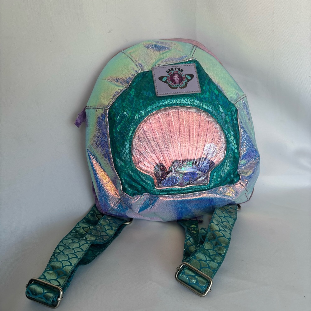 Dan Pak hydro RAVE back pack.